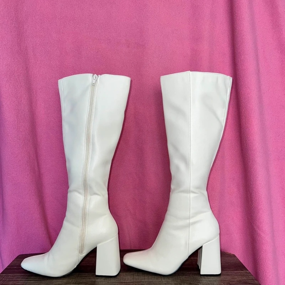 Knee-High White Block Heel Boots with Side Zip